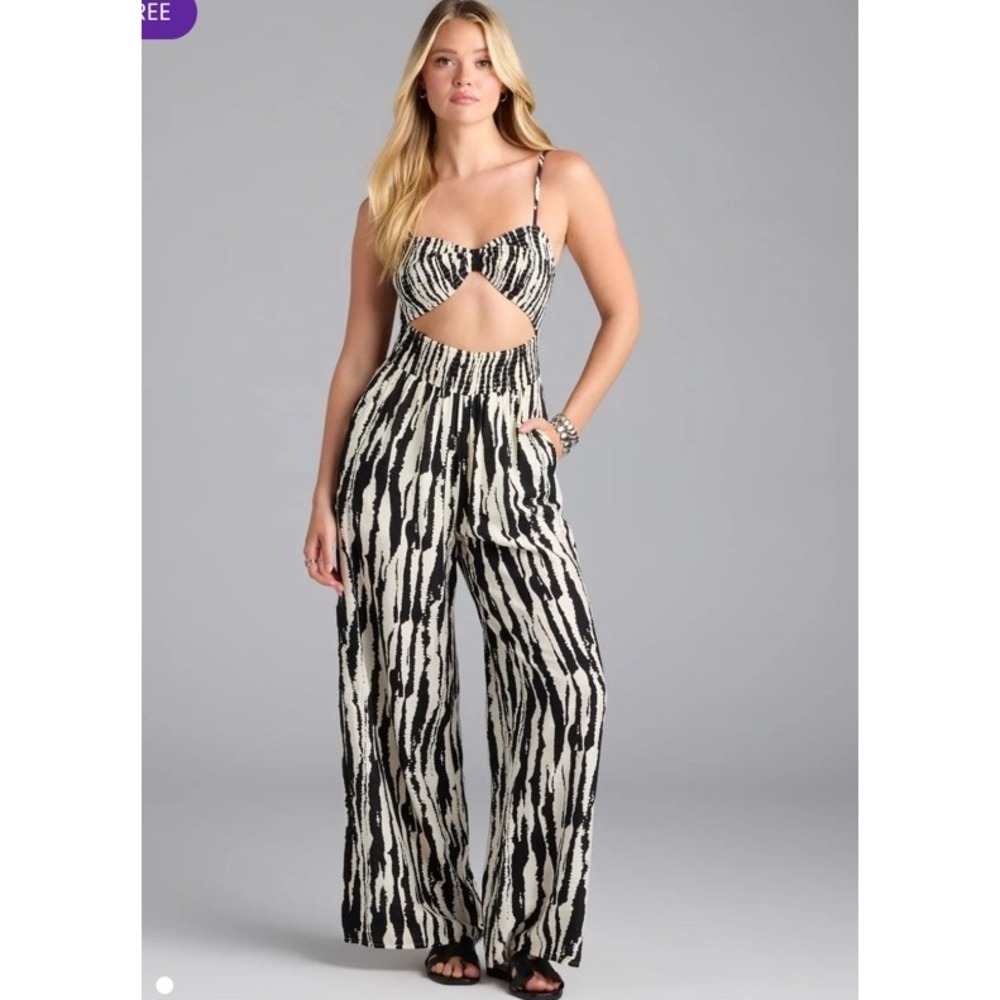 NWT Jumpsuit Sz M Remarkable Energy Abstract Striped Wide-Leg Resort Wear Vacayβ